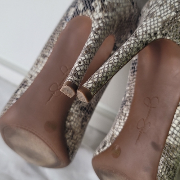 Jessica Simpson Snakeskin Women's Pumps - Picture 6 of 13